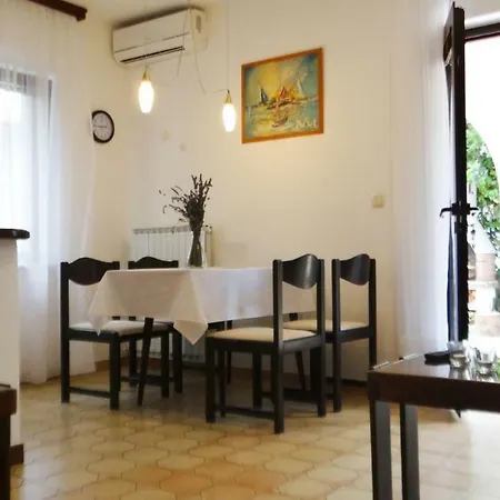 Apartament Magasic *